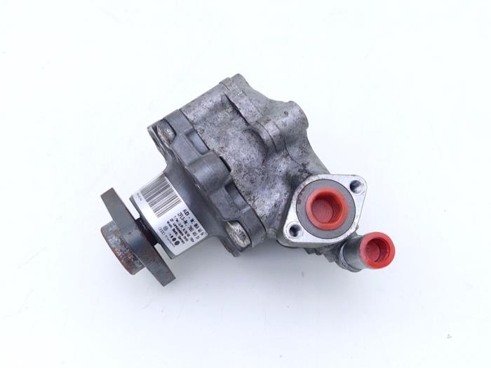 Usagé Pompe de direction Audi A4 (B8) 3.0 TDI V6 24V Quattro Prix € 78,65 Prix TTC proposé par Automaterialen Ronald Morien B.V.