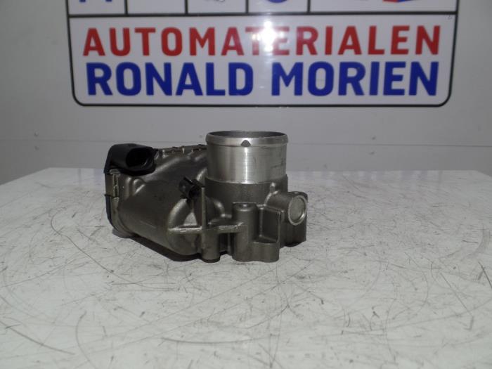 Gebrauchte Drosselklappengehäuse Ford Focus 3 1.6 Ti-VCT 16V 125 Preis € 25,00 Margenregelung angeboten von Automaterialen Ronald Morien B.V.