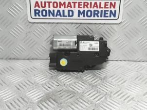 Used Sunroof motor Volkswagen Passat CC (357) 2.0 TDI 16V 135 Price € 34,99 Inclusive VAT offered by Automaterialen Ronald Morien B.V.
