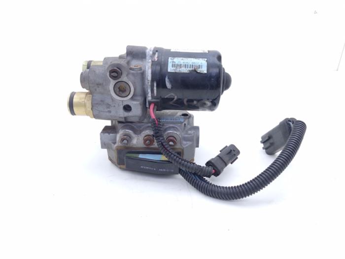 Gebrauchte ABS Pumpe Jeep Grand Cherokee (ZJ) 5.2i V8 Preis € 45,00 Margenregelung angeboten von Automaterialen Ronald Morien B.V.