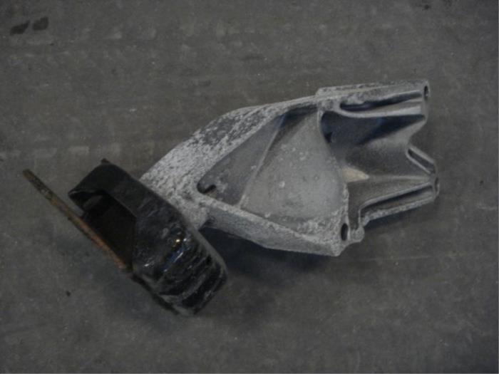 Gebrauchte Motorlager Volkswagen Amarok 2.0 BiTDI 16V 140 Preis € 60,00 Margenregelung angeboten von Automaterialen Ronald Morien B.V.
