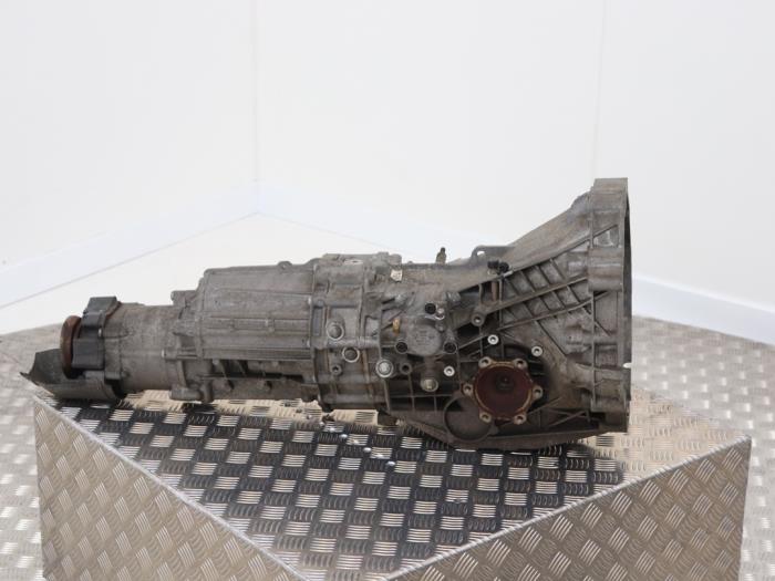 Usagé Boîte de vitesse Audi A6 Quattro (C6) 2.4 V6 24V Prix € 1.500,00 Règlement à la marge proposé par Automaterialen Ronald Morien B.V.