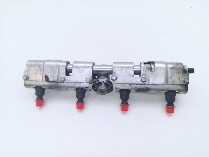 Usagé Système d'injection BMW Mini (R50/53) 1.6 16V Cooper Prix € 20,00 Règlement à la marge proposé par Automaterialen Ronald Morien B.V.