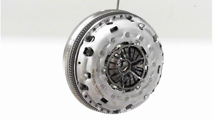 Clutch kit (complete) from a Volkswagen Transporter 2014