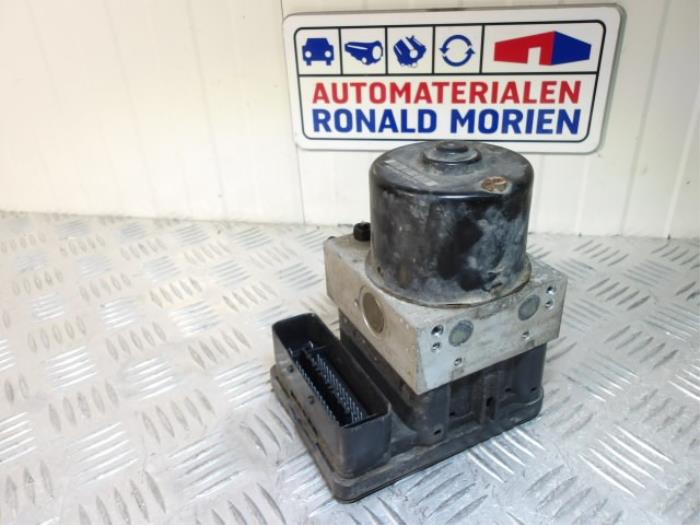 Used ABS pump Seat Leon (1M1) 1.8 20V Price € 20,00 Margin scheme offered by Automaterialen Ronald Morien B.V.