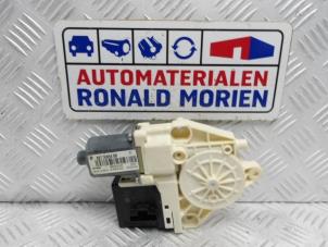 Używane Silnik szyby drzwiowej Renault Megane III Grandtour (KZ) 1.5 dCi 90 Cena € 25,00 Procedura marży oferowane przez Automaterialen Ronald Morien B.V.