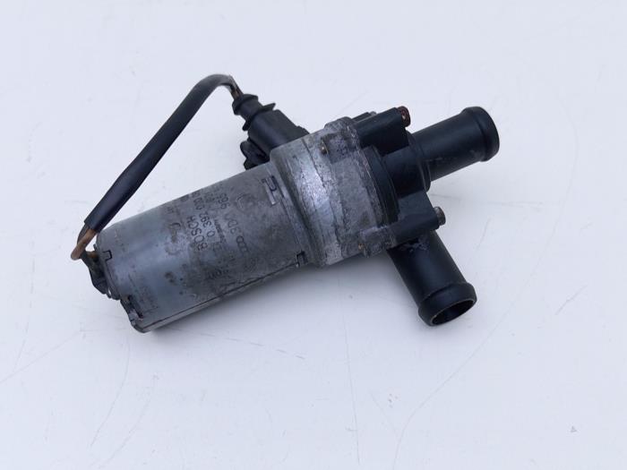 Begagnade Extra vattenpump Volkswagen Phaeton (3D) 5.0 V10 TDI 4Motion Pris € 25,00 Marginaltabell erbjuds av Automaterialen Ronald Morien B.V.