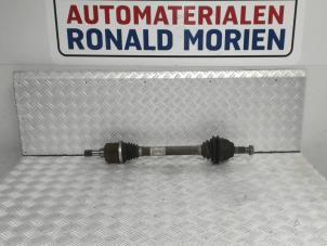 Used Front drive shaft, left Peugeot 207 SW (WE/WU) 1.6 HDi Price € 35,00 Margin scheme offered by Automaterialen Ronald Morien B.V.