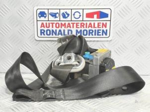 Used Front seatbelt, left Volkswagen New Beetle (9C1/9G1) 1.9 TDI 90 Price € 29,00 Margin scheme offered by Automaterialen Ronald Morien B.V.