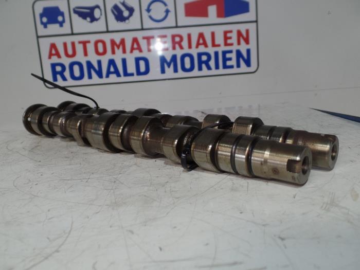 Usagé Kit arbre à cames Volkswagen Golf V (1K1) 1.4 16V Prix € 275,00 Règlement à la marge proposé par Automaterialen Ronald Morien B.V.