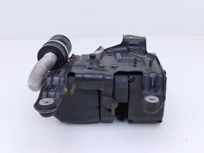 Usados Calefactor Audi A8 (D3) 3.0 TDI V6 24V Quattro Precio € 75,00 Norma de margen ofrecido por Automaterialen Ronald Morien B.V.