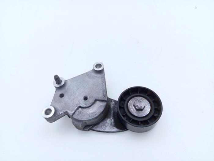 Usados Rodillo tensor correa múltiple Peugeot Partner Tepee (7A/B/C/D/E/F/G/J/P/S) 1.6 HDI 75 Precio € 25,00 Norma de margen ofrecido por Automaterialen Ronald Morien B.V.