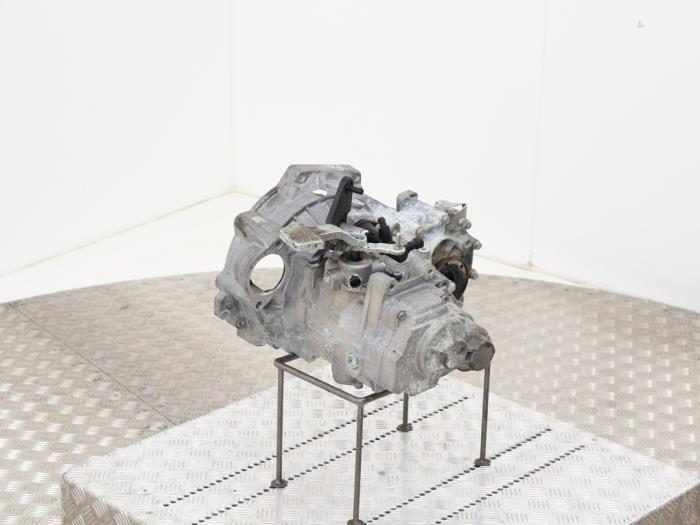 Gearbox from a Volkswagen Touran (1T3) 1.6 TDI 16V 2015