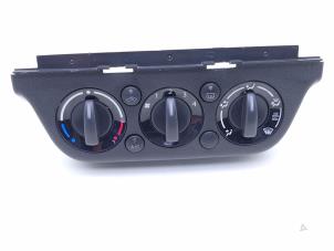 Usagé Panneau de commandes chauffage Suzuki Swift (ZA/ZC/ZD1/2/3/9) Prix € 29,00 Règlement à la marge proposé par Automaterialen Ronald Morien B.V.