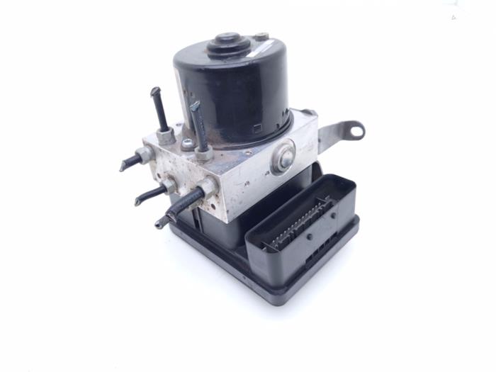 Gebrauchte ABS Pumpe BMW 3 serie (E90) 318d 16V Preis € 35,00 Margenregelung angeboten von Automaterialen Ronald Morien B.V.
