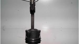 Piston d'un Opel Astra J Sports Tourer (PD8/PE8/PF8) 2.0 CDTI 16V 165 2013