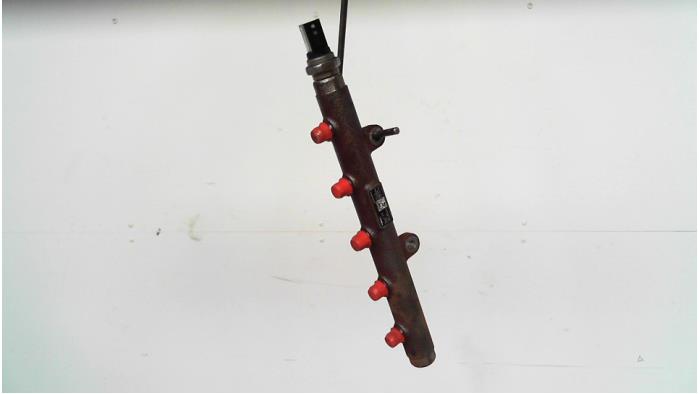 Gebrauchte Kraftstoffverteiler Ford Transit 2.2 TDCi 16V Preis € 65,00 Margenregelung angeboten von Automaterialen Ronald Morien B.V.