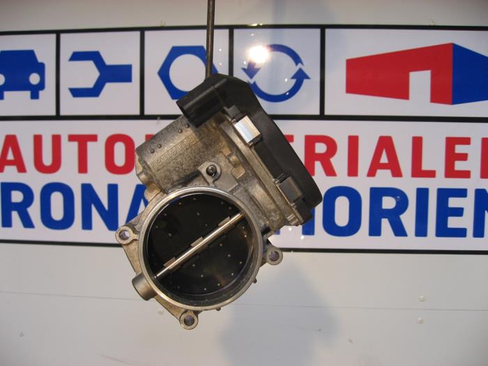 Throttle body from a BMW 3 serie (E90) 325Xi 24V 2009