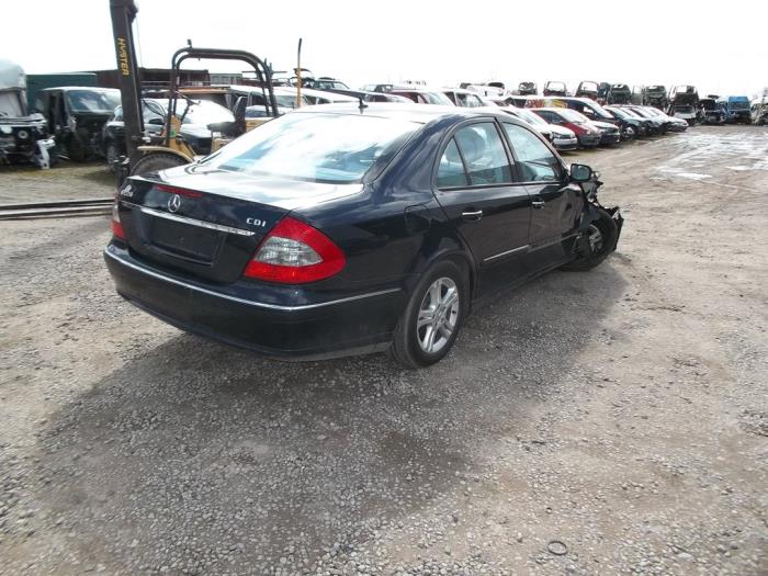 Begagnade Bagagelucka Mercedes E (W211) 2.2 E-220 CDI 16V Pris € 95,00 Marginaltabell erbjuds av Automaterialen Ronald Morien B.V.