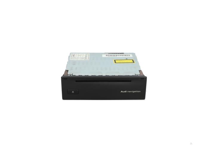 Usagé Module navigation Audi A4 Avant (B7) 2.0 TDI 16V Prix € 49,00 Règlement à la marge proposé par Automaterialen Ronald Morien B.V.