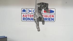 New Alternator lower bracket Opel Astra J (PD5/PE5) 1.7 CDTi 16V 130 Price on request offered by Automaterialen Ronald Morien B.V.