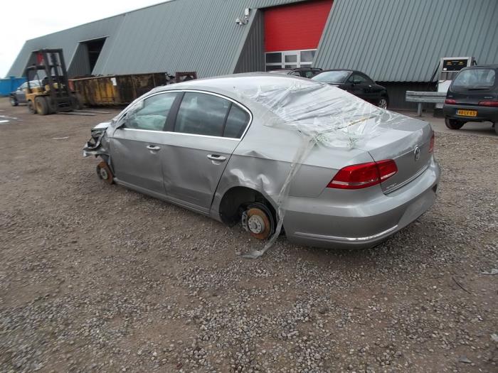 2014 vw passat rear bumper