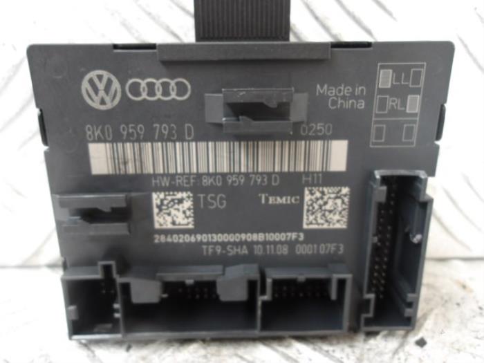 Ordenador varios de un Audi Q5 (8RB) 2.0 TDI 16V Quattro 2009
