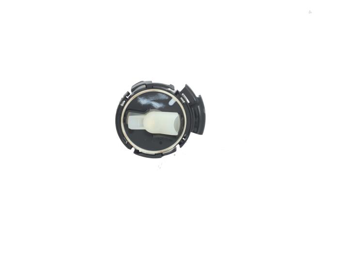 Begagnade Airbagsensor Volkswagen Passat (362) 2.0 TDI 16V 140 Pris € 25,00 Marginaltabell erbjuds av Automaterialen Ronald Morien B.V.