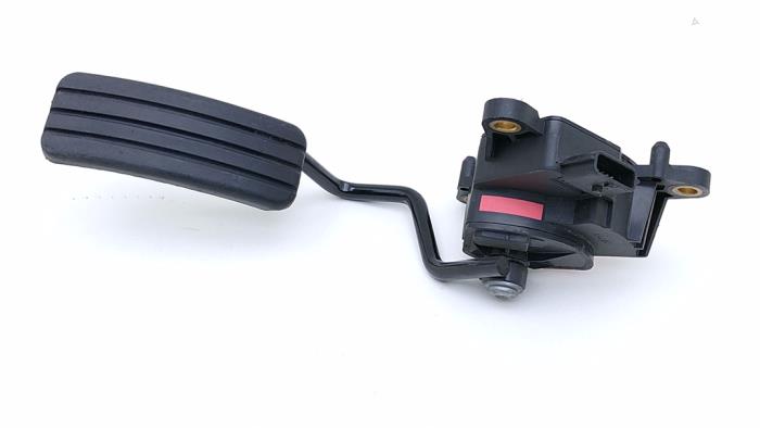 Begagnade Gaspedalsensor Renault Clio III Estate/Grandtour (KR) 1.2 16V TCE 100 Pris € 20,00 Marginaltabell erbjuds av Automaterialen Ronald Morien B.V.