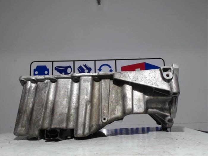 Usagé Couvercle carter Audi A4 (B7) 2.0 TDI 16V Prix € 70,00 Règlement à la marge proposé par Automaterialen Ronald Morien B.V.