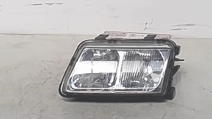 Scheinwerfer links van een Audi A3 1998