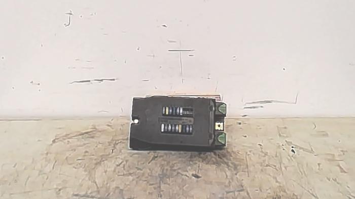 Used Volkswagen Lt Ii 2 5 Tdi Fuse Box 2d0937025b Automaterialen Fuse Box From A Volkswagen Lt Ii 2 5 Tdi 2004
