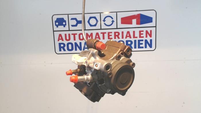 Begagnade Dieselpump Peugeot 308 (4A/C) 1.6 HDi 16V FAP Pris € 125,00 Marginaltabell erbjuds av Automaterialen Ronald Morien B.V.
