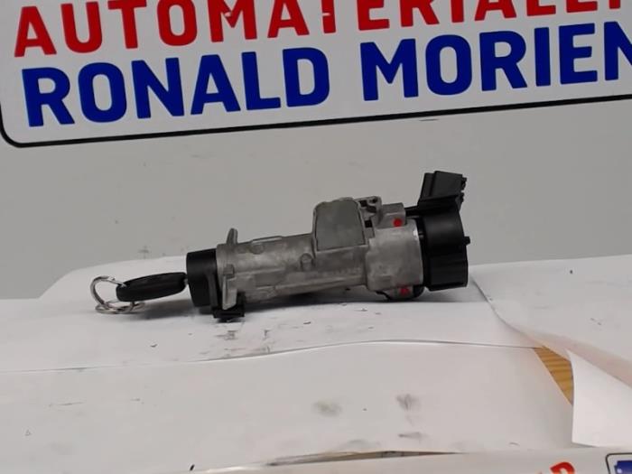 Używane Stacyjka + Kluczyk Seat Ibiza IV SC (6J1) 1.2 TDI Ecomotive Cena na żądanie oferowane przez Automaterialen Ronald Morien B.V.