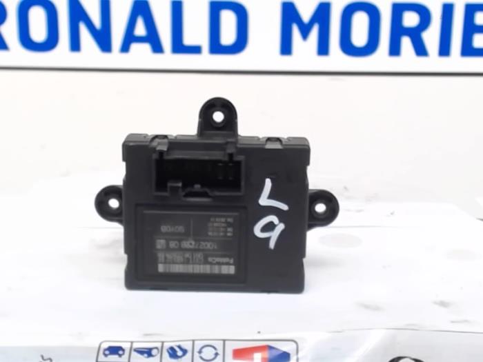 Używane Modul centralnego zamka Ford Fiesta 6 (JA8) 1.0 EcoBoost 12V 100 Cena € 35,00 Procedura marży oferowane przez Automaterialen Ronald Morien B.V.
