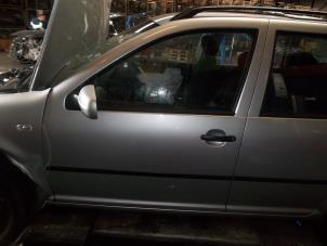 Używane Drzwi lewe przednie wersja 4-drzwiowa Volkswagen Golf IV Variant (1J5) 1.9 TDI 100 Cena € 45,00 Procedura marży oferowane przez Automaterialen Ronald Morien B.V.