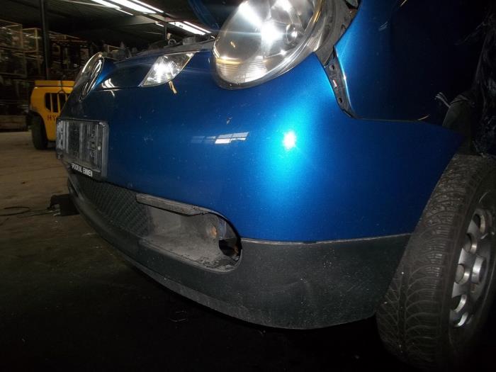 Front bumper from a Volkswagen Lupo (6X1) 1.2 TDI 3L 2003