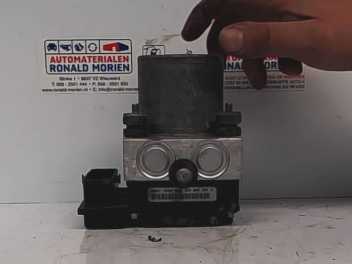 Gebrauchte ABS Pumpe Nissan Primastar 2.0 dCi 120 Preis € 125,00 Margenregelung angeboten von Automaterialen Ronald Morien B.V.