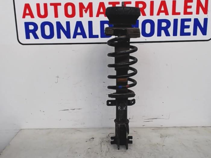 Front shock absorber rod, right from a Nissan Primastar 2.0 dCi 120 2013