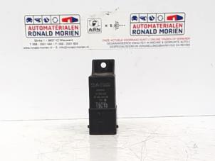 Used Glow plug relay Peugeot 5008 I (0A/0E) 1.6 HDiF 16V Price € 30,00 Margin scheme offered by Automaterialen Ronald Morien B.V.