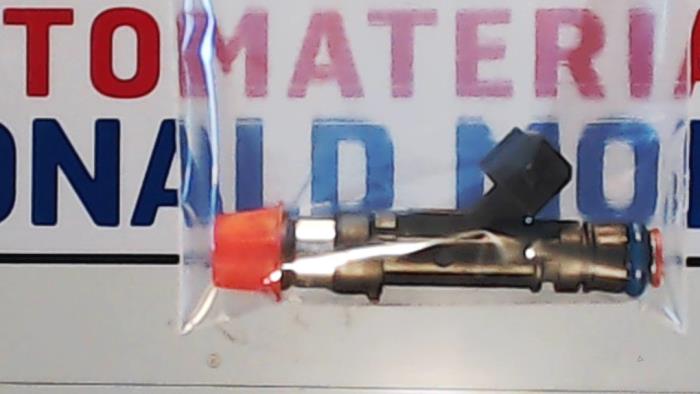 Injecteur (injection essence) d'un Opel Corsa D 1.4 16V Twinport 2012
