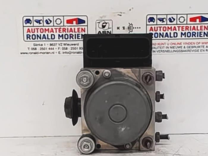 Usagé Bloc ABS Ford Ka II 1.3 TDCi 16V DPF Prix € 75,00 Règlement à la marge proposé par Automaterialen Ronald Morien B.V.