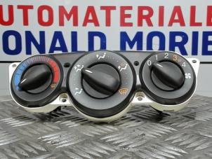 Usados Panel de control de calefacción Ford Mondeo III Wagon Precio € 35,00 Norma de margen ofrecido por Automaterialen Ronald Morien B.V.