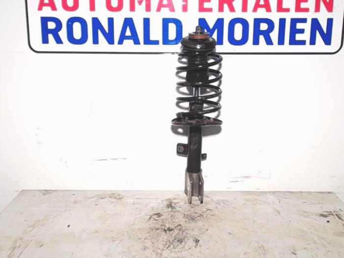 Front Shock Absorber Rod Right Citroen Ds5 2 0 165 Hybrid4 16v