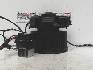 Used Heating and ventilation fan motor Renault Clio III Estate/Grandtour (KR) 1.5 dCi FAP Price € 75,00 Margin scheme offered by Automaterialen Ronald Morien B.V.