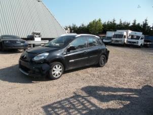 Used Roof rail kit Renault Clio III Estate/Grandtour (KR) 1.5 dCi FAP Price on request offered by Automaterialen Ronald Morien B.V.