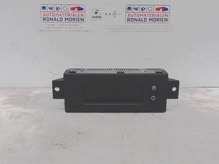 Display Multi Media control unit from a Opel Corsa D 1.4 16V Twinport 2010
