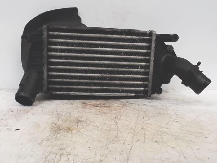 Usados Intercooler Volkswagen Lupo (6X1) 1.2 TDI 3L Precio € 75,00 Norma de margen ofrecido por Automaterialen Ronald Morien B.V.