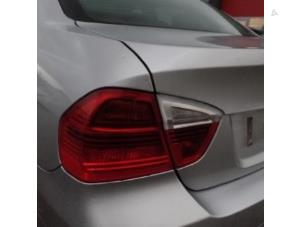 Used Taillight, left BMW 3 serie (E90) 330i 24V Price € 40,00 Margin scheme offered by Automaterialen Ronald Morien B.V.
