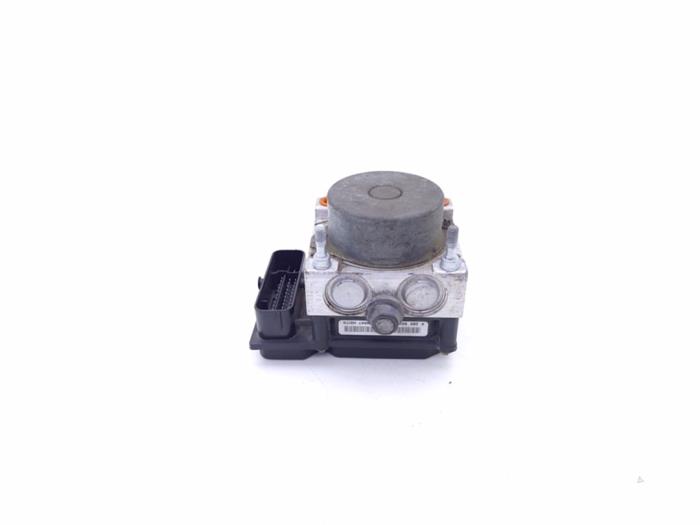 Usagé Bloc ABS Fiat Fiorino (225) 1.3 JTD 16V Multijet Prix € 25,00 Règlement à la marge proposé par Automaterialen Ronald Morien B.V.